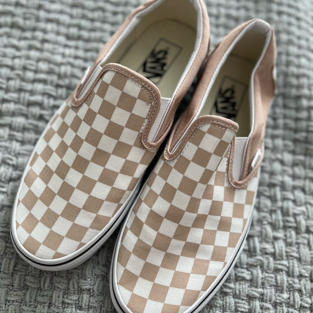 Women’s checkered vans- nude colored